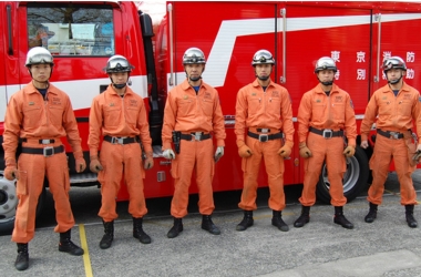 東京消防庁OBが解説｜消防士の服の色・服装の違いとは？ | 東京消防庁